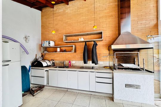 Churrasqueira de casa de condomínio à venda com 4 quartos, 380m² em Morada dos Pássaros, Barueri