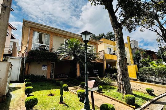 Casa de Condomínio à venda com 4 quartos, 380m² em Morada dos Pássaros, Barueri