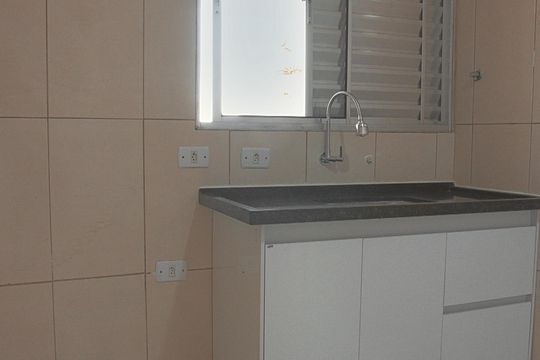 Cozinha de casa para alugar com 1 quarto, 50m² em Cidade Dutra, São Paulo