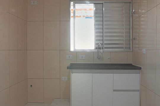 Cozinha de casa para alugar com 1 quarto, 50m² em Cidade Dutra, São Paulo