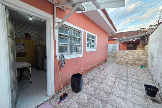Quintal de casa para alugar com 3 quartos, 93m² em Jardim Imperador, Praia Grande