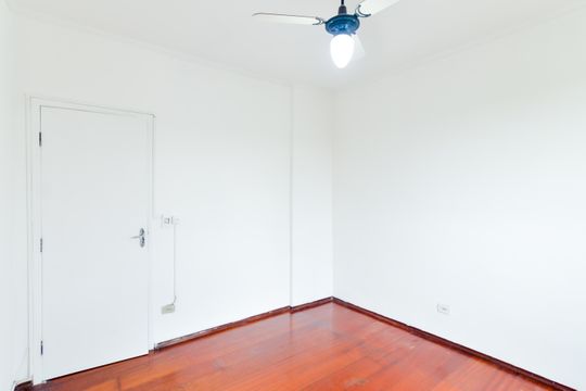 Quarto 2  de apartamento para alugar com 3 quartos, 57m² em Jardim Cocaia, Guarulhos
