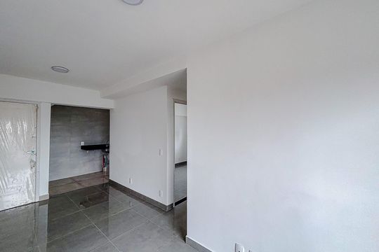 Sala de casa de condomínio para alugar com 2 quartos, 47m² em Chácara Califórnia, São Paulo