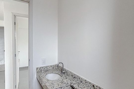 Banheiro de casa de condomínio para alugar com 2 quartos, 47m² em Chácara Califórnia, São Paulo