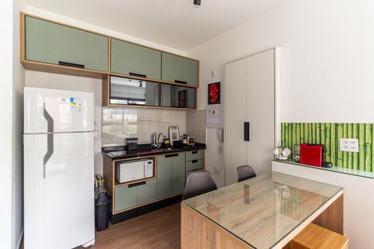 Cozinha de apartamento para alugar com 1 quarto, 37m² em Consolação, São Paulo