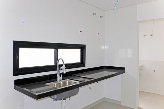 Cozinha de casa de condomínio à venda com 3 quartos, 137m² em Jardim Panorama, Vinhedo