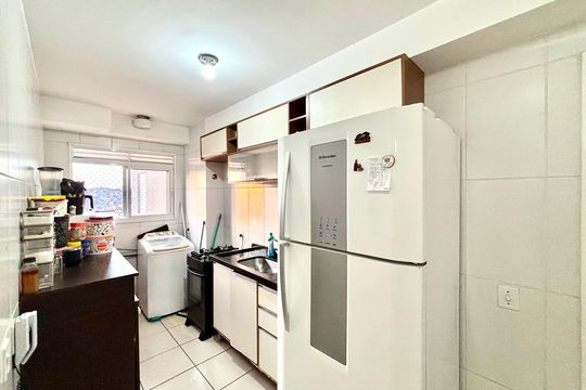 Cozinha de apartamento à venda com 2 quartos, 50m² em Jardim Guaianazes, São Paulo