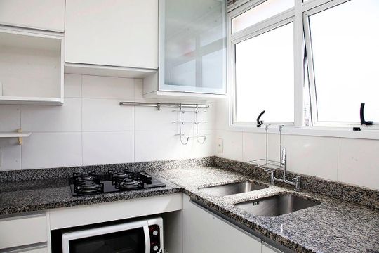 Cozinha + Área de Serviço de apartamento à venda com 3 quartos, 91m² em Rio Branco, Porto Alegre