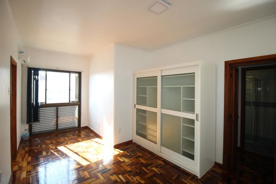 Suíte 1 de apartamento para alugar com 1 quarto, 51m² em Floresta, Porto Alegre