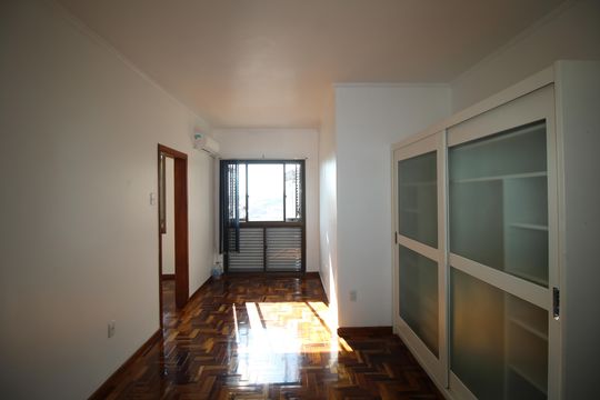 Suíte 1 de apartamento para alugar com 1 quarto, 51m² em Floresta, Porto Alegre