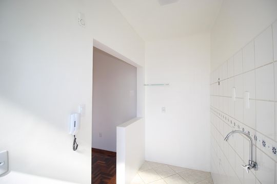 Cozinha de apartamento para alugar com 1 quarto, 51m² em Floresta, Porto Alegre