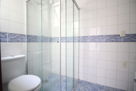 Banheiro da Suíte 1 de apartamento para alugar com 1 quarto, 51m² em Floresta, Porto Alegre