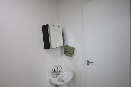 Banheiro de apartamento à venda com 1 quarto, 30m² em Bonfim, Osasco
