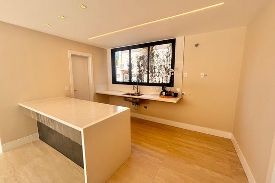 Cozinha de casa de condomínio à venda com 4 quartos, 316m² em Morada dos Pinheiros (aldeia da Serra), Barueri