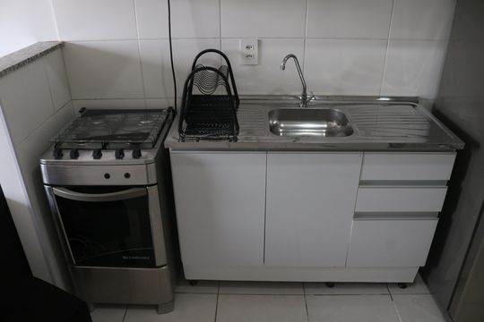 Cozinha de apartamento para alugar com 1 quarto, 27m² em Barra Funda, São Paulo