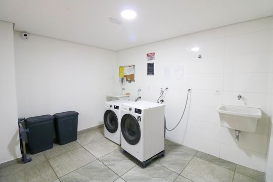 Área comum - Lavanderia de kitnet/studio para alugar com 1 quarto, 27m² em Chácara Santo Antônio (zona Sul), São Paulo