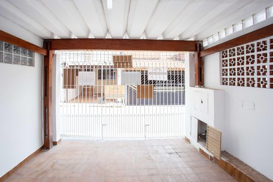 Garagem de casa à venda com 2 quartos, 112m² em Centro, Diadema