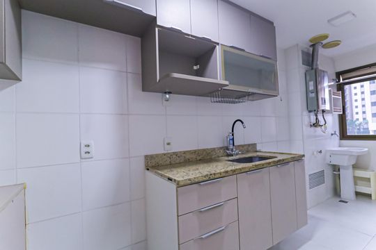 Cozinha de apartamento para alugar com 2 quartos, 57m² em Cachambi, Rio de Janeiro