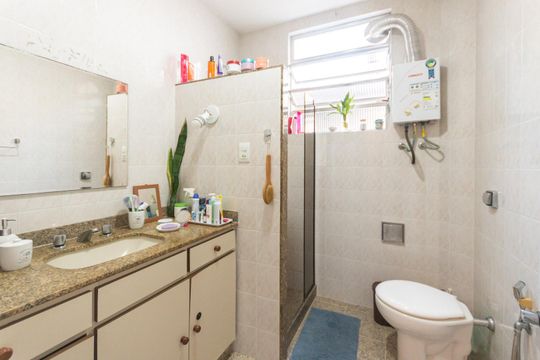 Banheiro de apartamento à venda com 2 quartos, 71m² em Tijuca, Rio de Janeiro