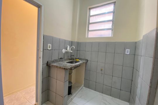 Cozinha de casa para alugar com 1 quarto, 80m² em Quintino Bocaiúva, Rio de Janeiro