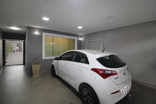 Garagem de casa à venda com 4 quartos, 240m² em Jardim São Paulo, São Paulo