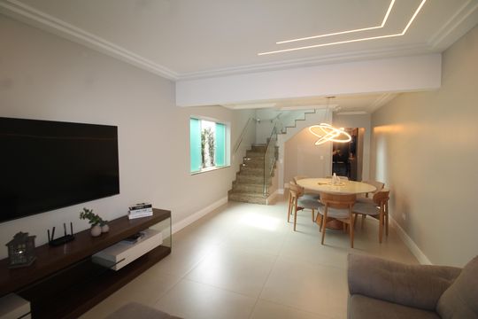 Casa à venda com 4 quartos, 240m² em Jardim São Paulo, São Paulo