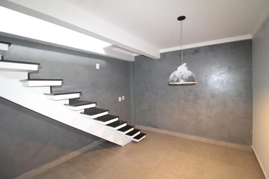 Garagem de casa à venda com 4 quartos, 240m² em Jardim São Paulo, São Paulo