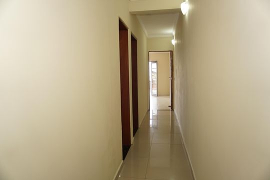 Corredor de casa para alugar com 2 quartos, 110m² em Jardim Santa Luzia, Embu das Artes