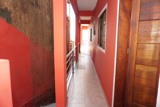 Corredor 2 de casa para alugar com 2 quartos, 110m² em Jardim Santa Luzia, Embu das Artes