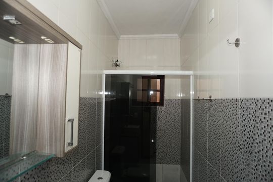 Banheiro de casa para alugar com 2 quartos, 110m² em Jardim Santa Luzia, Embu das Artes