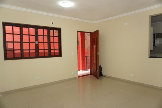 Casa para alugar com 2 quartos, 110m² em Jardim Santa Luzia, Embu das Artes