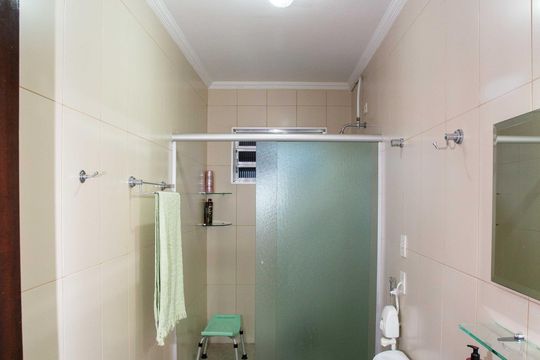 Banheiro Social de casa à venda com 4 quartos, 240m² em Centro, Diadema