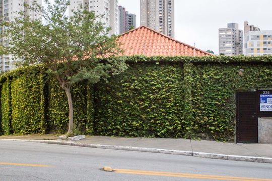 Fachada de casa à venda com 4 quartos, 240m² em Centro, Diadema