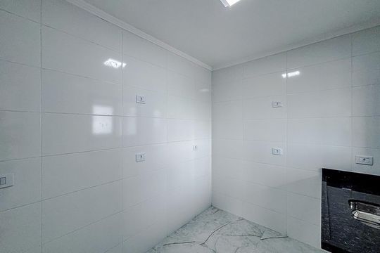 Cozinha de casa de condomínio à venda com 2 quartos, 96m² em Vila Euthalia, São Paulo