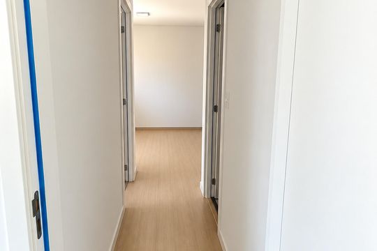 Corredor de apartamento para alugar com 2 quartos, 55m² em Vila Andrade, São Paulo