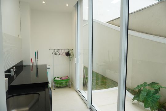 Área de Serviço de casa de condomínio à venda com 2 quartos, 391m² em Colinas da Anhanguera, Santana de Parnaíba