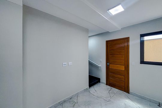 Sala de casa de condomínio à venda com 2 quartos, 90m² em Vila Euthalia, São Paulo