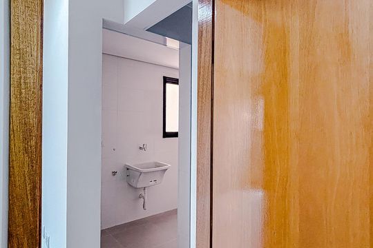 Lavabo de casa de condomínio à venda com 2 quartos, 90m² em Vila Euthalia, São Paulo