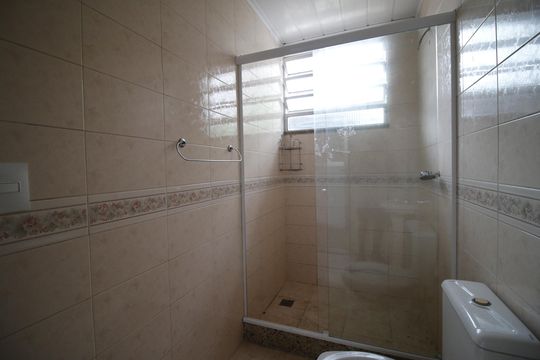 Banheiro de casa para alugar com 3 quartos, 110m² em Curicica, Rio de Janeiro