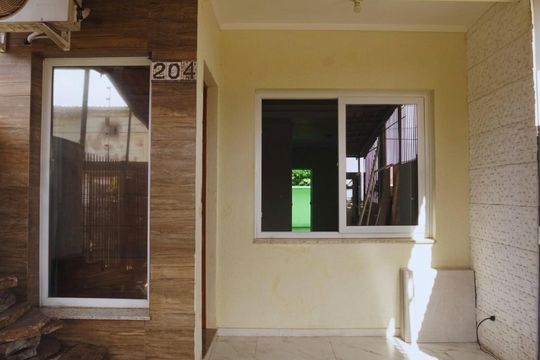 Área externa de casa à venda com 3 quartos, 112m² em Guarujá, Porto Alegre