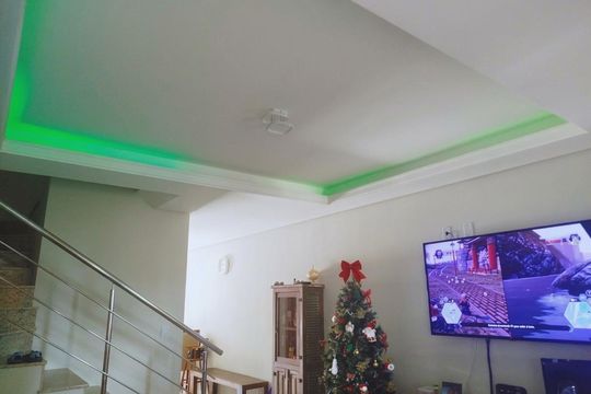 Sala de casa à venda com 3 quartos, 112m² em Guarujá, Porto Alegre
