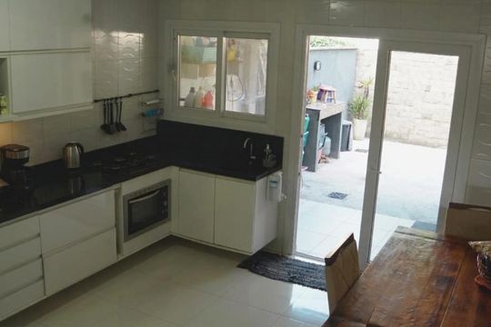 Cozinha de casa à venda com 3 quartos, 112m² em Guarujá, Porto Alegre