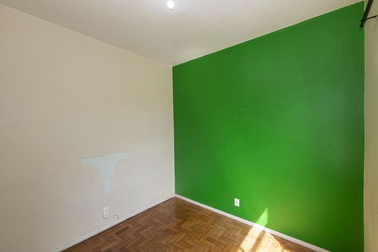 Quarto 2 de apartamento para alugar com 2 quartos, 60m² em Santo Antônio, Belo Horizonte