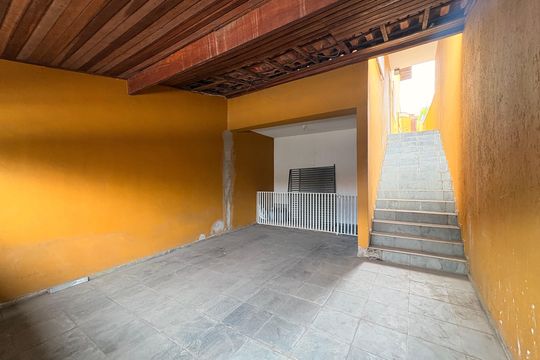 Garagem de casa à venda com 3 quartos, 181m² em Vila Eldizia, Santo André