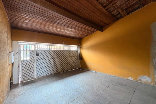 Garagem de casa à venda com 3 quartos, 181m² em Vila Eldizia, Santo André