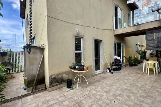 quintal de casa à venda com 5 quartos, 338m² em Santa Lúcia, Belo Horizonte