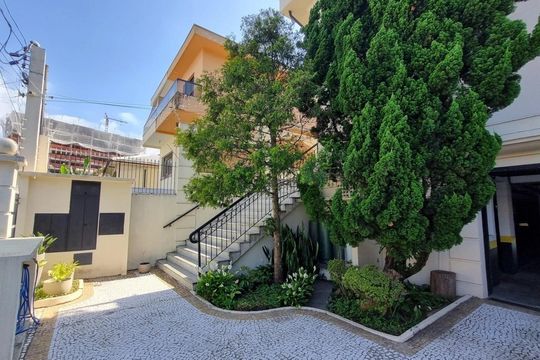 Fachada de casa de condomínio à venda com 3 quartos, 94m² em Vila Sonia, São Paulo