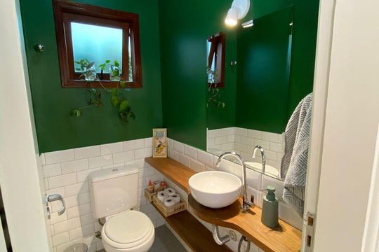 Banheiro  de casa de condomínio à venda com 3 quartos, 94m² em Vila Sonia, São Paulo
