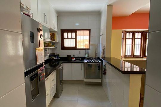 Cozinha de casa de condomínio à venda com 3 quartos, 94m² em Vila Sonia, São Paulo