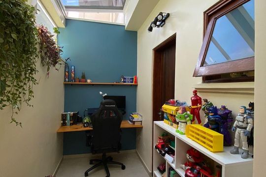 Quarto de casa de condomínio à venda com 3 quartos, 94m² em Vila Sonia, São Paulo